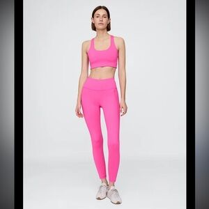 GAP Women's hot Pink ribbed Leggings size XS NWOT NEVER WORN.